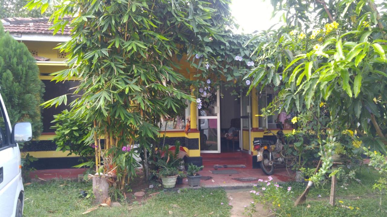 Ananda Home Stay And Restaurant Tangalle Ngoại thất bức ảnh